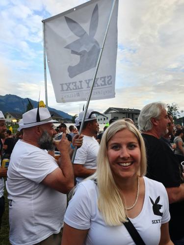 Fanin Alexandra mit Shirt